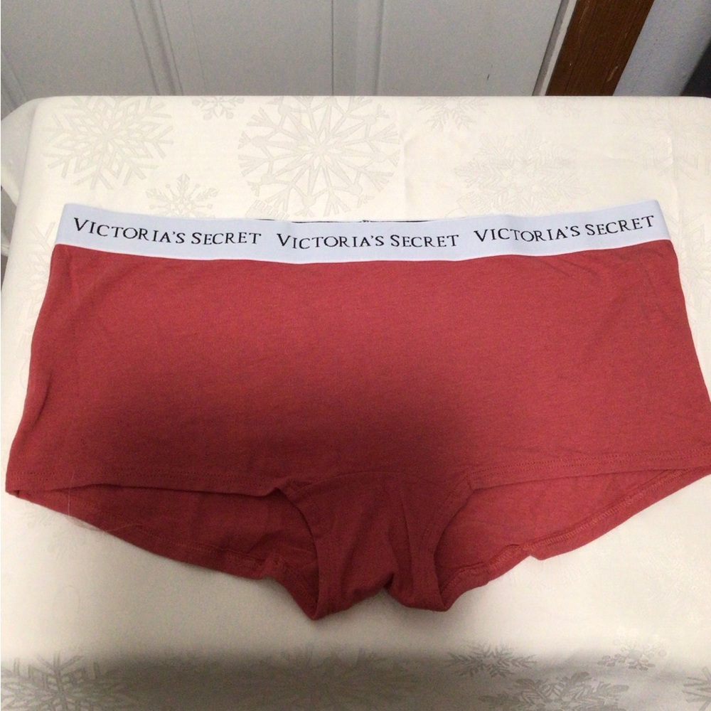 New Victoria’s Secret shortie panty